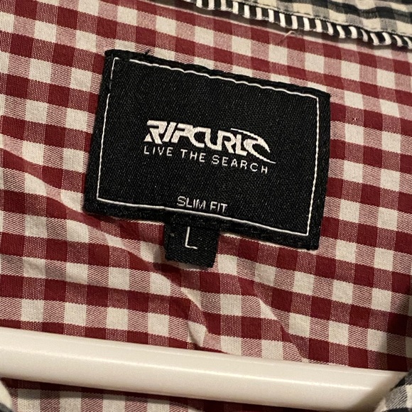 Rip curl button down. Large mens. Sharp looking shirt! - Picture 3 of 4